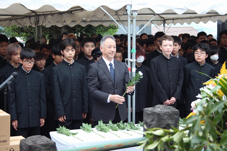 江原素六先生墓前祭